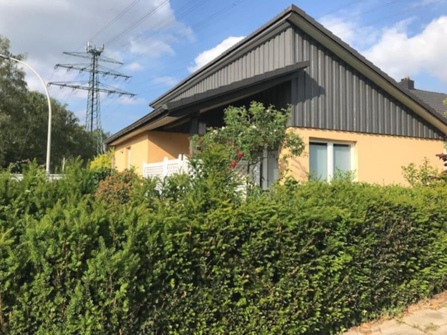 Komfortables Einzelhaus Mit Garten Halstenbek المظهر الخارجي الصورة